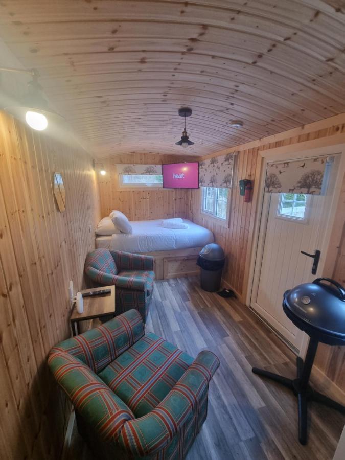 Blair Snug Hut Apartment Kelty ภายนอก รูปภาพ