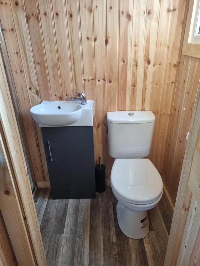 Blair Snug Hut Apartment Kelty ภายนอก รูปภาพ
