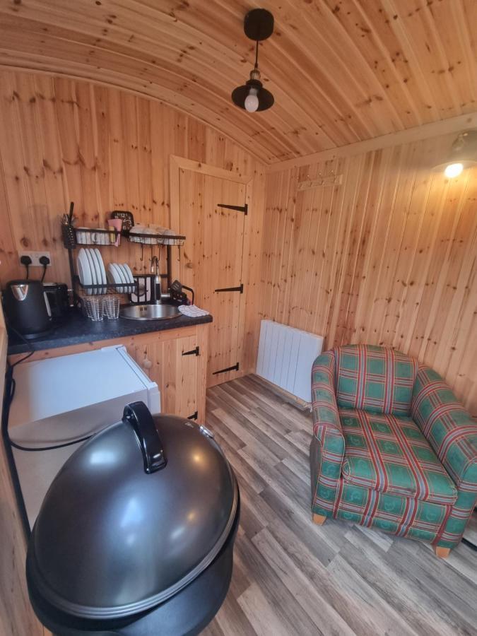 Blair Snug Hut Apartment Kelty ภายนอก รูปภาพ