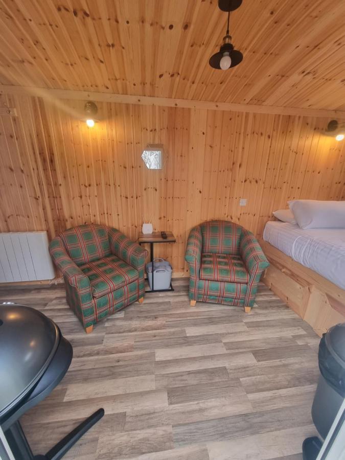 Blair Snug Hut Apartment Kelty ภายนอก รูปภาพ